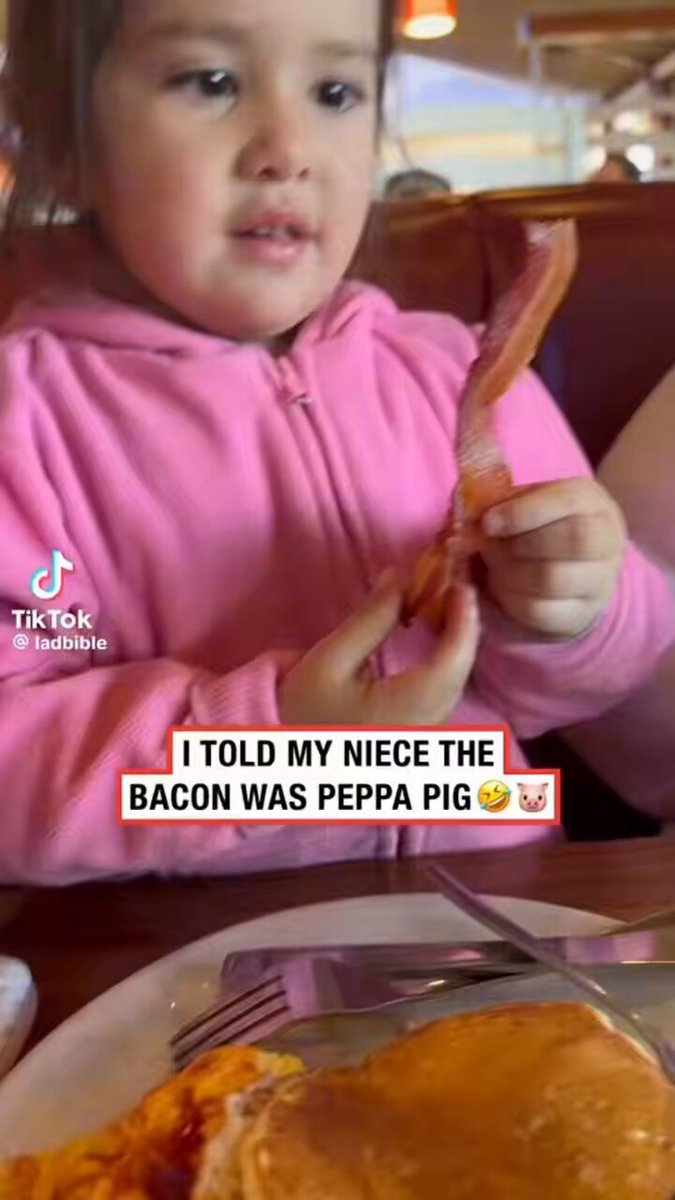 #DadExplainsTheInternet Would Onyx give up Bacon for Peppa Pig? 😅🥓 Tap in &amp; watch me &amp; Onyx rate the internet’s FUNNIEST videos now on my YT channel!