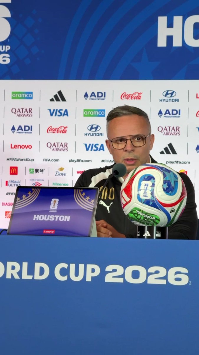 🗣️🇲🇦 Mohamed Ouahbi : « Chadi Riad a reçu un coup au genou lors du dernier match. Ça ne semble pas très grave. Aujourd'hui, il s'est entraîné avec nous. On fera le point ce soir pour voir comment il évolue. »