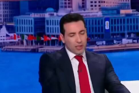 ابو تريكة بيغني لمصر...اقسم بالله فرحان اوي والله❤
