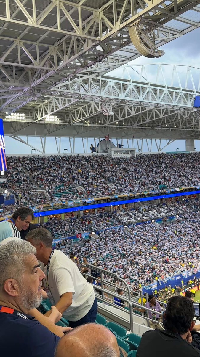 🇦🇷🇨🇻 Hard Rock Stadium completely taken over by Argentine fans. The party is already started for the match against Cape Verde. Writer: Sol