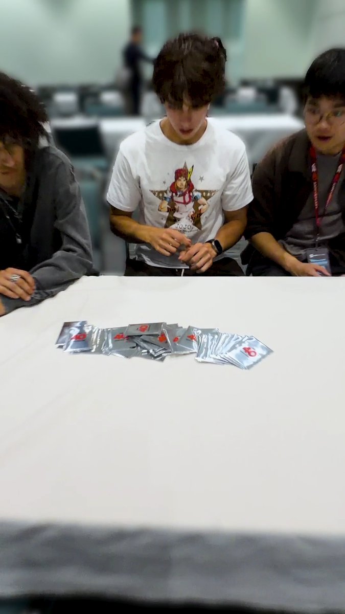 We are tearing open the limited-edition VIZ 40th Anniversary VIZCORE Photo Cards live on the Anime Expo floor!