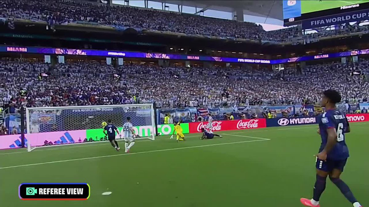 UNA VISTA PRIVILEGIADA: así se vio desde la cámara del árbitro el PASE TOP de Licha Martínez y la definición de Leo Messi ante Cabo Verde. ⚽ #ESPNMundial 📺 Mirá los mejores partidos de la #FIFAWorldCup por ESPN, en el Plan Premium de #DisneyPlus