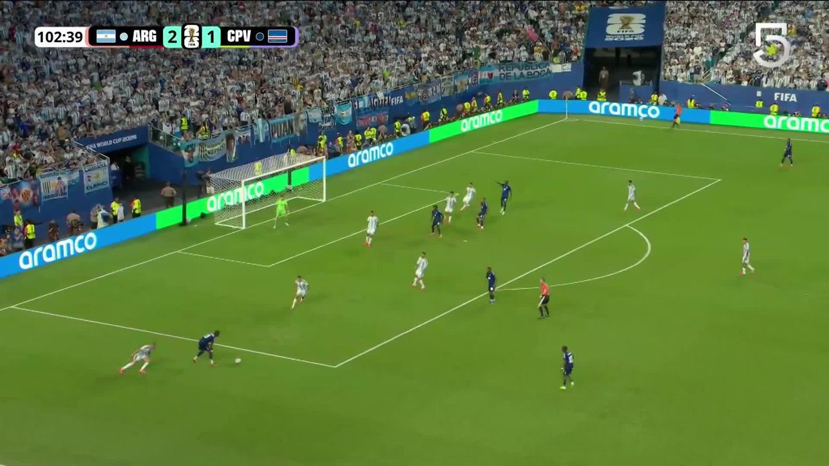 ¡GOLAZO DE CABO VERDE! ¡GOLAZO DEL EMPATE! ¡PUEDE SER EL GOL DEL MUNDIAL! 🤯🤯🤯 ¡Lo que acabamos de ver! ¡Nos quedamos helados! #ElMundialEsNuestro y la magia de los Dieciseisavos de Final de la Copa Mundial de la FIFA 2026 se vive por @televisa y @vix 📺🏆