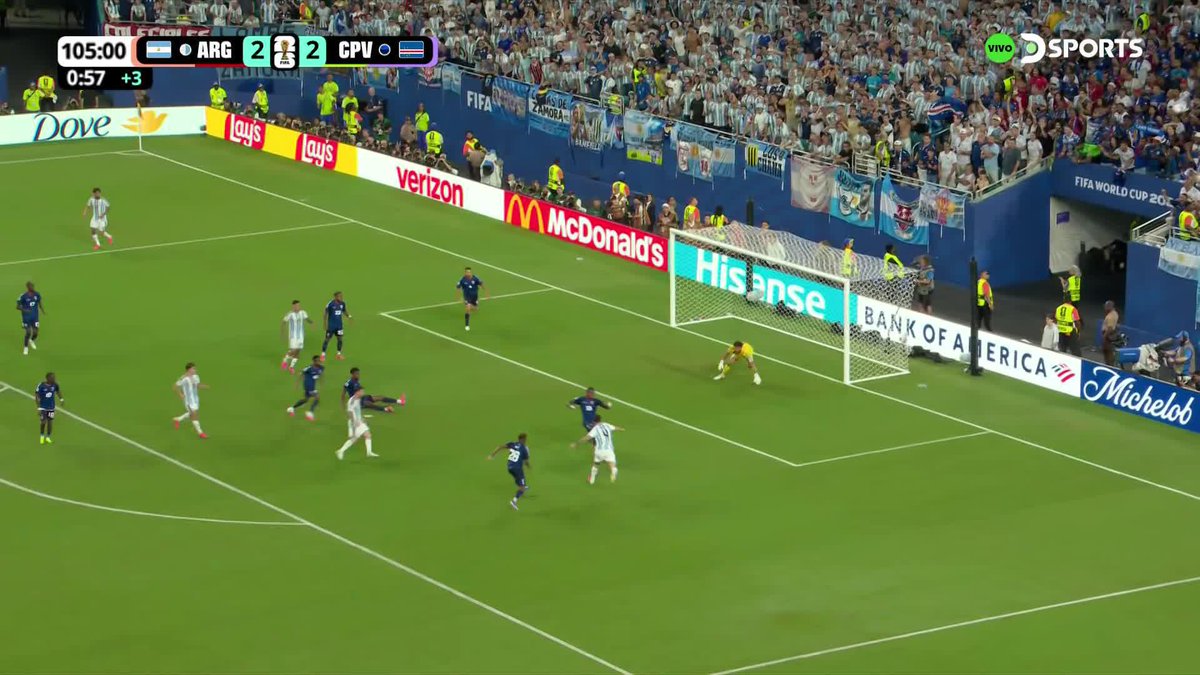 EL TERCERO DE ARGENTINA ESTUVO A PUNTO DE LLEGAR Messi y Montiel intentaron batir las redes de Cabo Verde, pero Vozinha y Lopes Cabral frenaron el ataque. #MundialEnDSPORTS #FIFAWorldCup