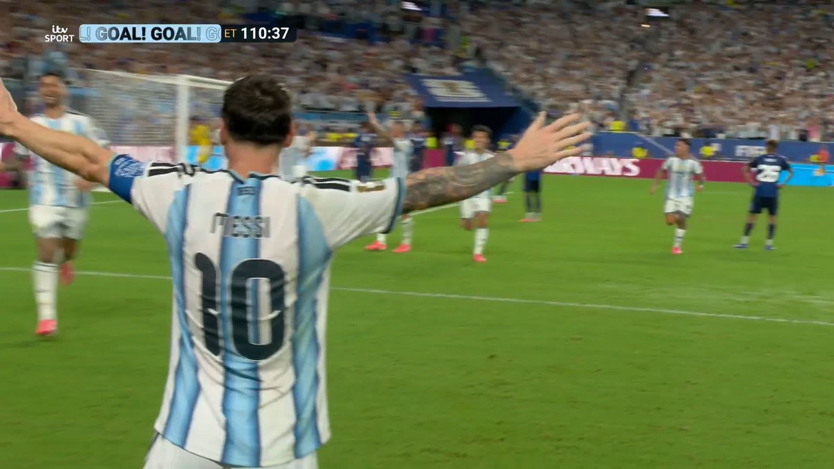Absolute scenes in Miami Argentina take the lead for a third time as Romero converts a Messi cross 😱