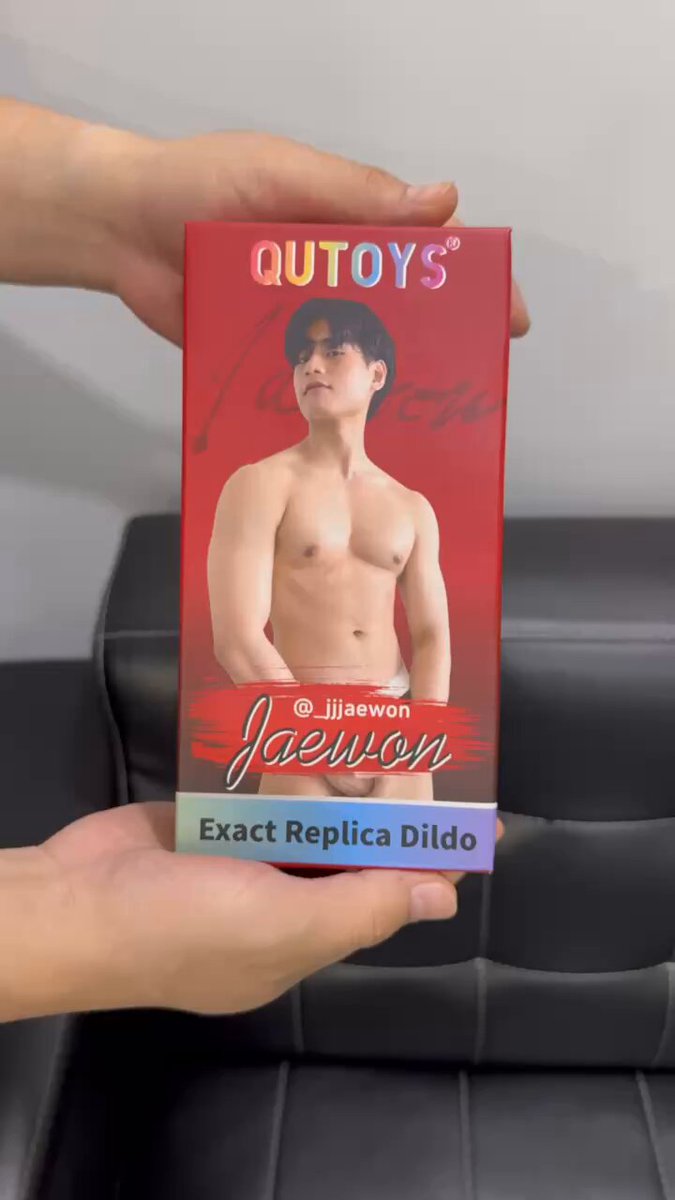 Christmas is still a few months away...🎄 But I already know the gift I’m asking Santa for… a gorgeous, satisfying one that hits just right.🤤 _jjjaewon 🍆