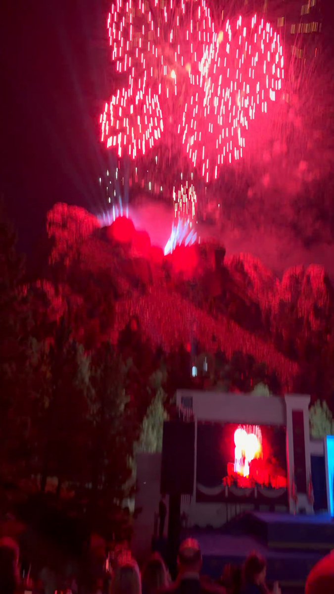 Grand finale at Mt Rushmore. Pretty epic fireworks display!