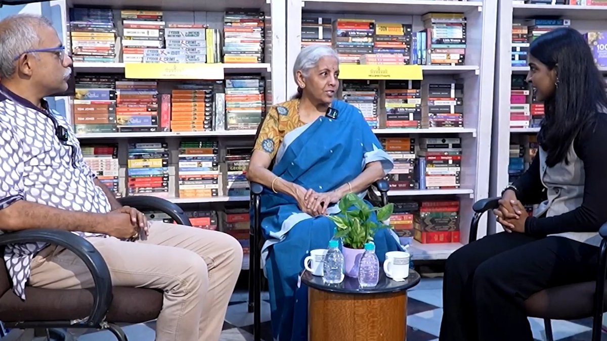 Watch: Interaction of Smt Nirmala Sitharaman with fellow book lovers Dr Pradeep Chakravarthy & Ms Pavithra R. at Higginbothams Book Store, Chennai