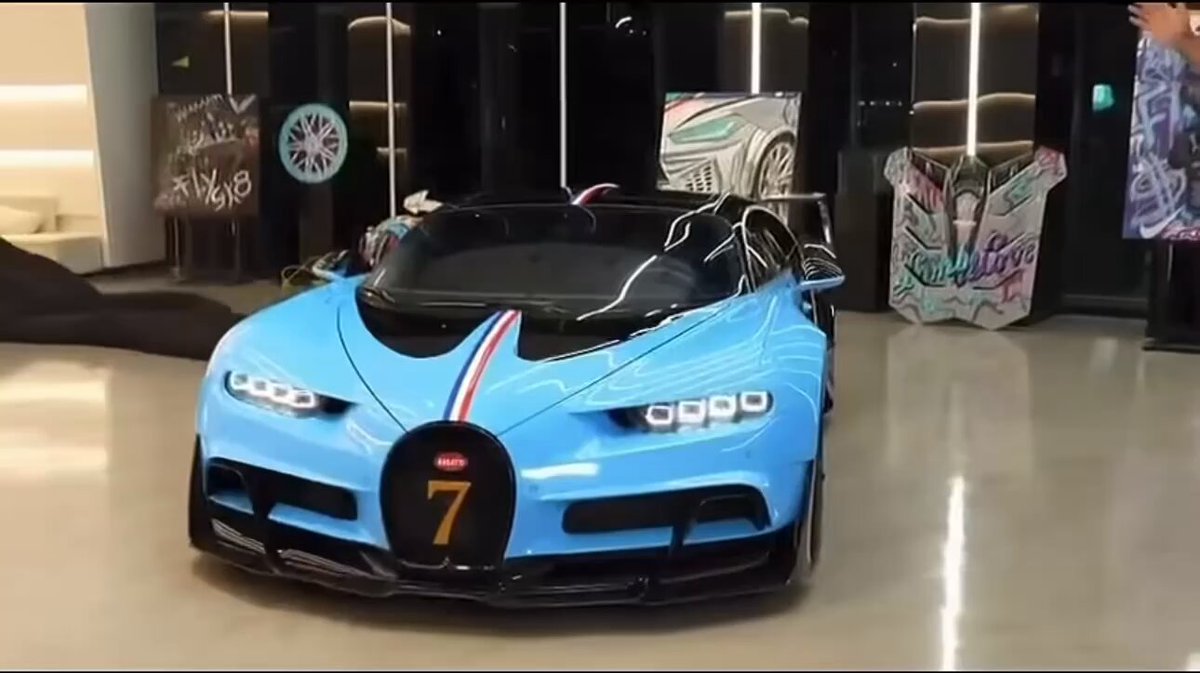 “Next I go wake up in a new Bugatti” He has don’t it 🔥🔥 This is Burna Boy’s new custom 1-of-1 Venuum Widebody Bugatti Chiron