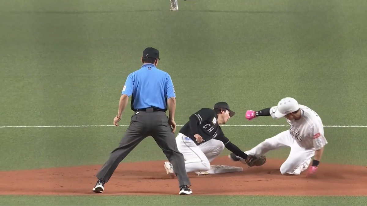 ギータの好走塁✨ 福岡ソフトバンク 柳田悠岐 選手が上手くかわして、セカンドセーフ‼️ 👇ライブ配信・見逃し配信を見る