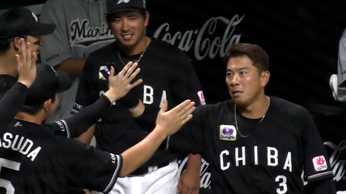 ベテラン #角中勝也 走る🏃‍♂️走る💨 プロ20年目39歳の角中は大歓声📣に迎えられ 代打で今季初登場すると激走で内野安打をもぎ取った🙌 #chibalotte #ベースボールLIVE で配信中[初月無料]