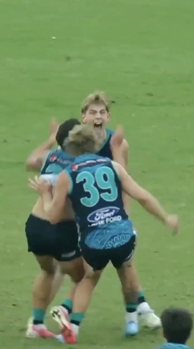 Aiden Riddle just won a game for Peel after the siren 🚨 what a moment for the young man. #foreverfreo