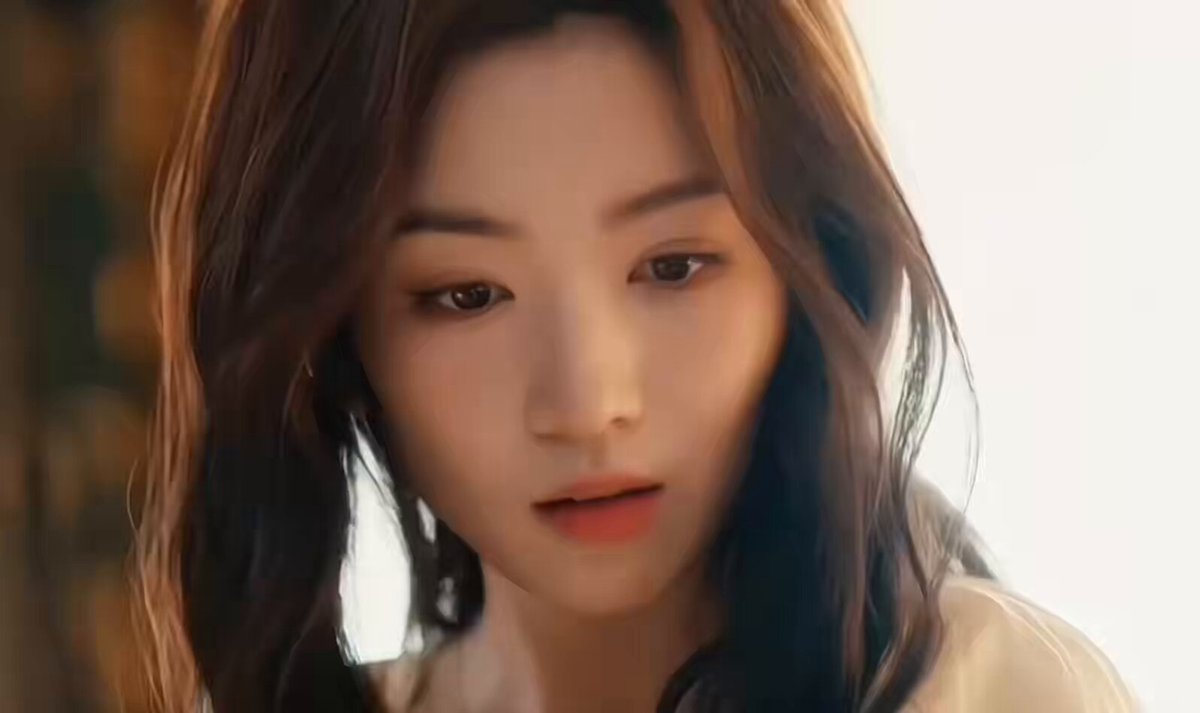 “Can I call you Jiejie?” Silence speaks louder than words. 🎨 #WhereColorsDream is streaming now on WeTV exclusively. ✨Starring #DaiLuwa #TangShiyi (Listed in order of surname stroke count) #画梦录 #代露娃 #唐诗逸 #WeTV #WeTVAlwaysMore