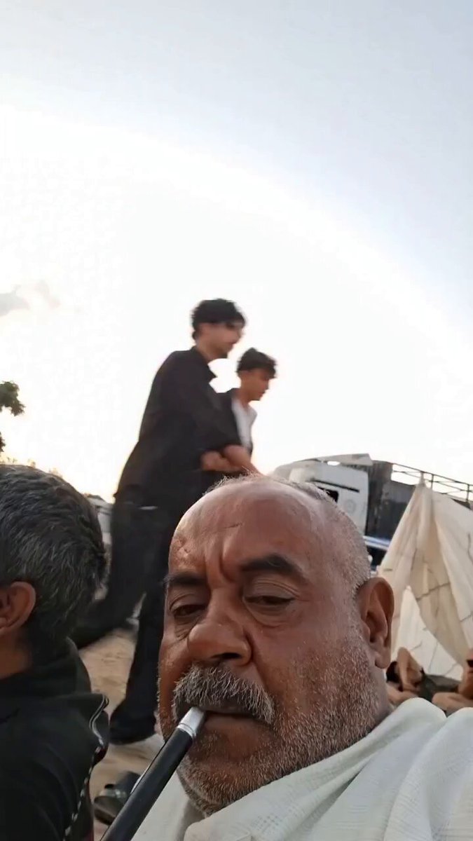 في كل دول العالم تروح على البحر ترجع بصور للغروب، عنا ترجع وأنت تتساءل: شو اللي شفته قبل شوي؟