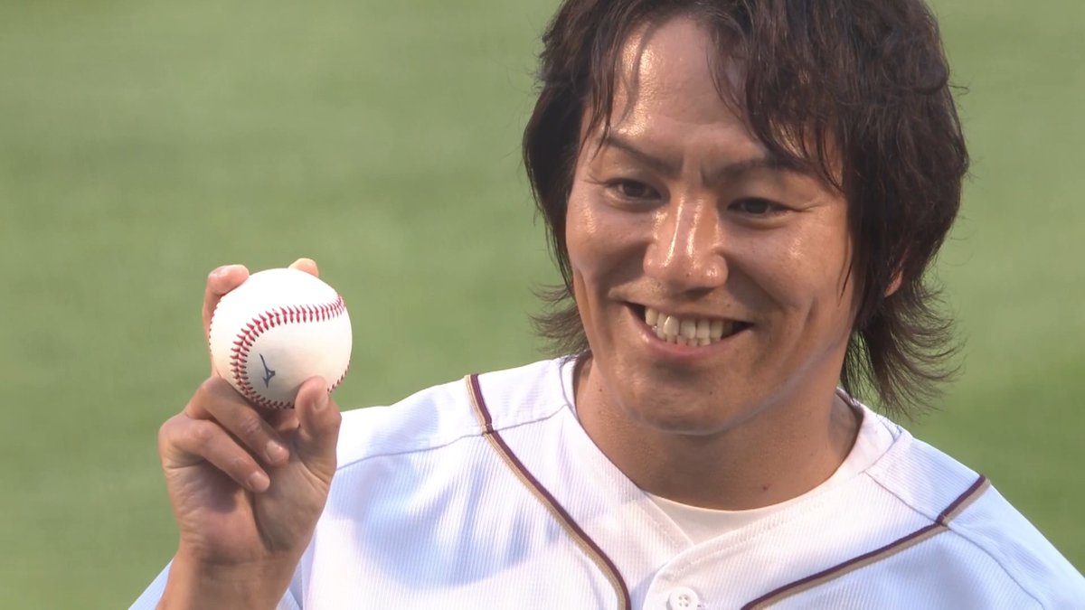 今日のセレモニアルピッチは #狩野英孝 さん⚾✨ マエケン体操で準備万端💪🔥 楽天イーグルスへの愛が溢れるナイスピッチングでした👏 #RakutenEagles #強鷲革新