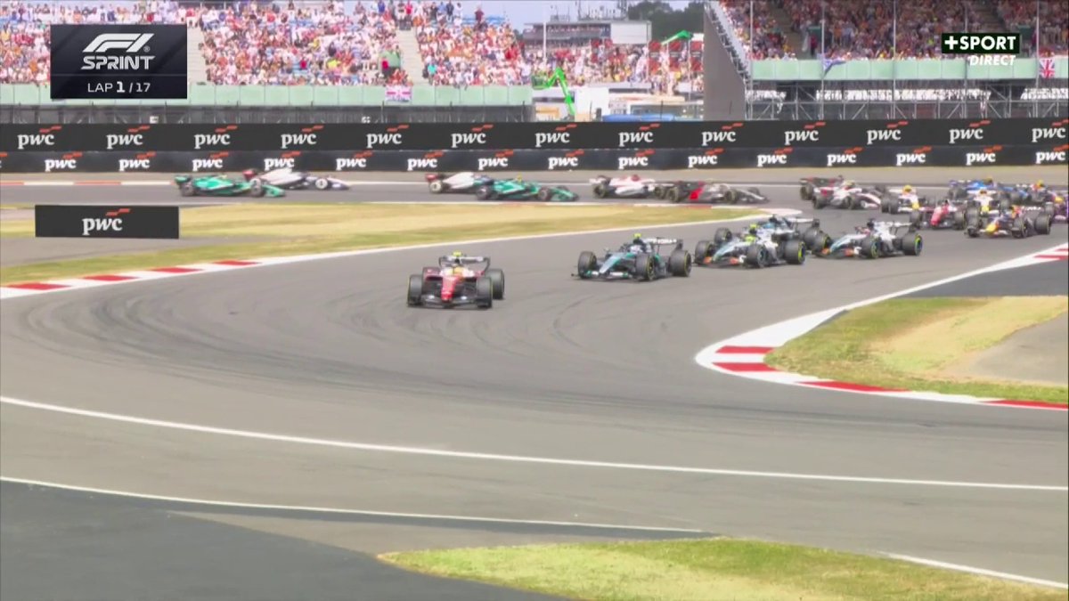 PREMIER TOUR FOU À SILVERSTONE 🔥 Que de batailles en ce début de sprint ! #BritishGP #F1