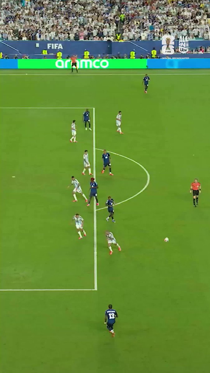 Sidny Lopes Cabral might have just bagged the goal of the tournament with this one ☝🏻 Why not admire it from ALL angles