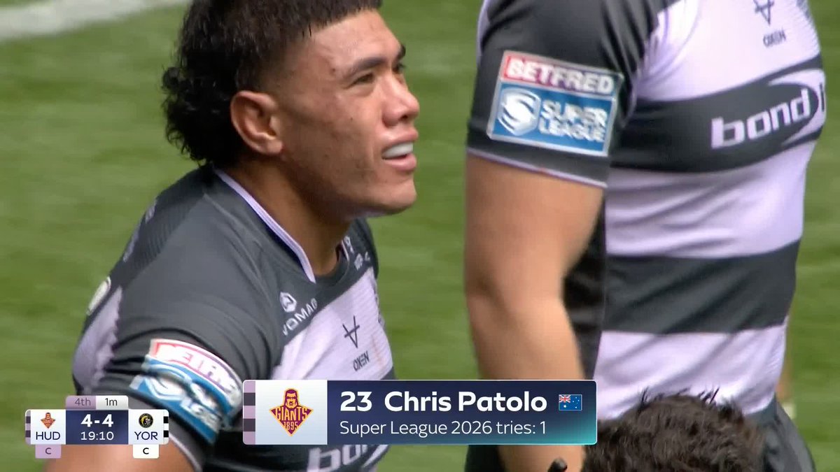 Simple as you like 😏 Unbelievable link-up from Joe Greenwood and Chris Patolo fires home Huddersfield Giants first try of the day!