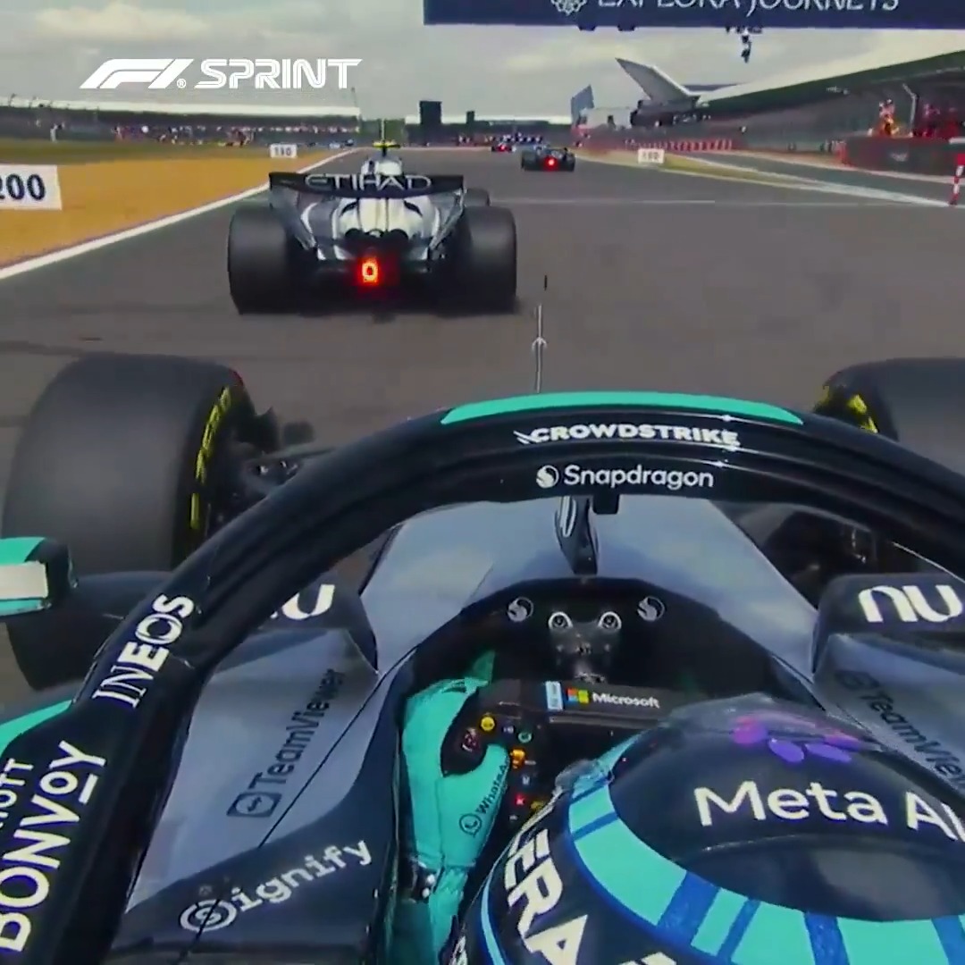 George Russell picks off the two McLarens in consecutive corners! 👏👏 #F1Sprint #BritishGP