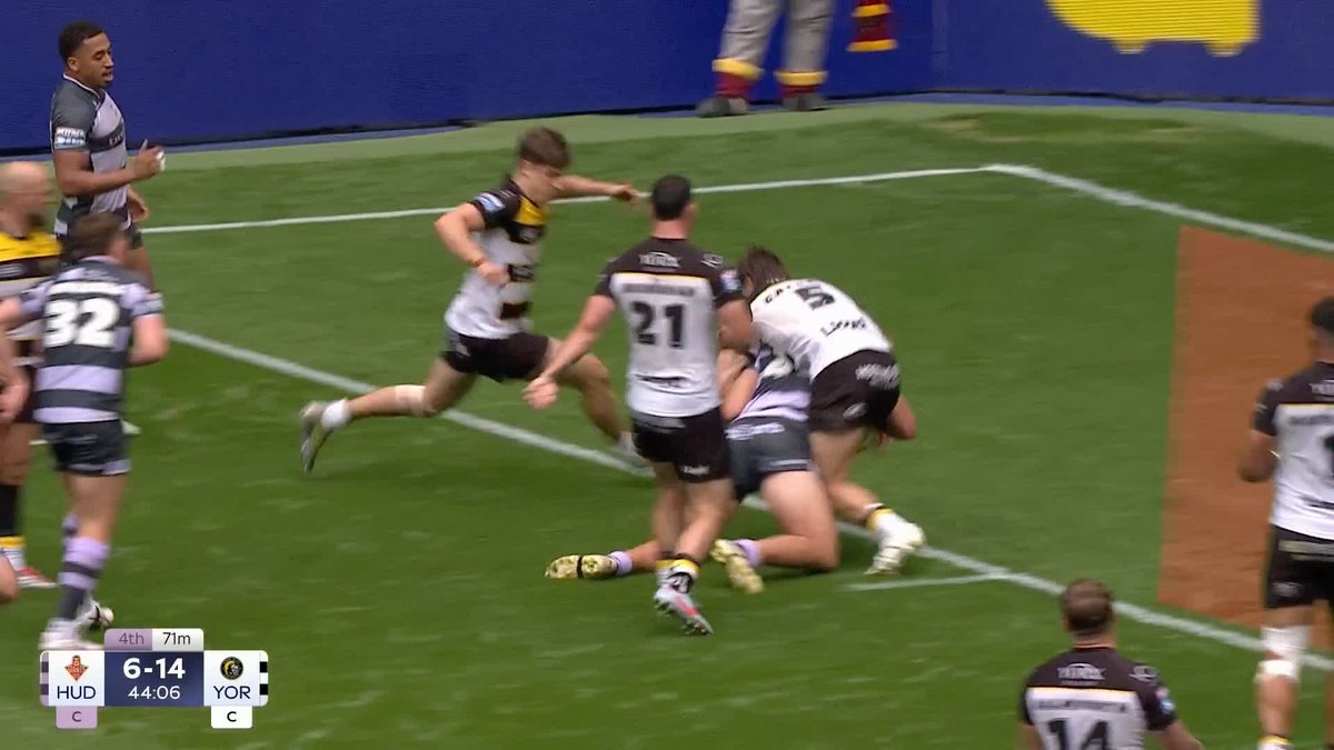 "The response they needed!" Huddersfield Giants are back in it and Zane Dunford grabs his first try of the season 💪