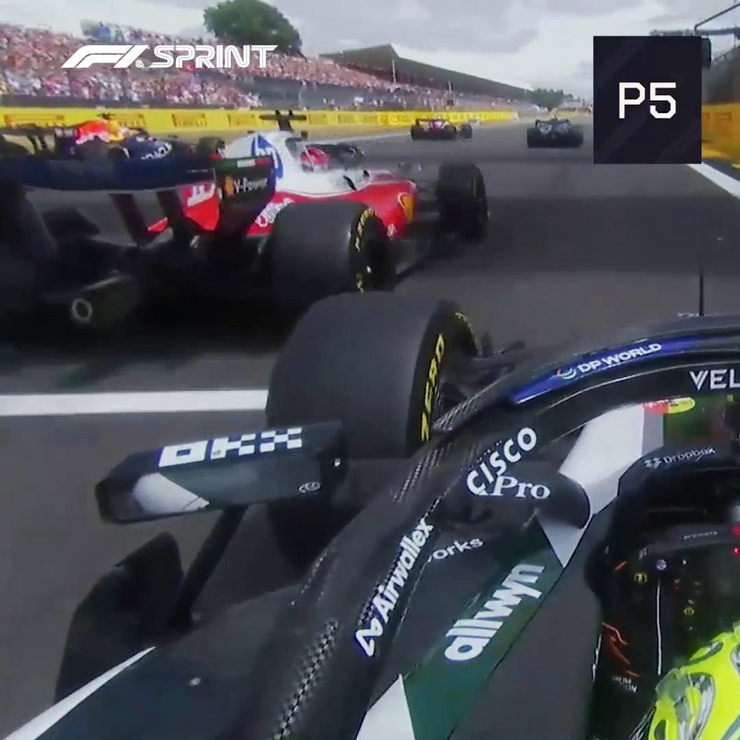 Punchy at the start and then bold through Copse 😮 Lando made a brilliant start to #F1Sprint 🤩 #F1 #BritishGP McLaren Mastercard Formula 1 Team