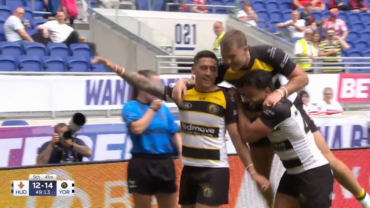 WHAT A TRY!! 🔥 Nikau Williams with a touch of class as he tricks his way past the line and York Knights move further in front 👀