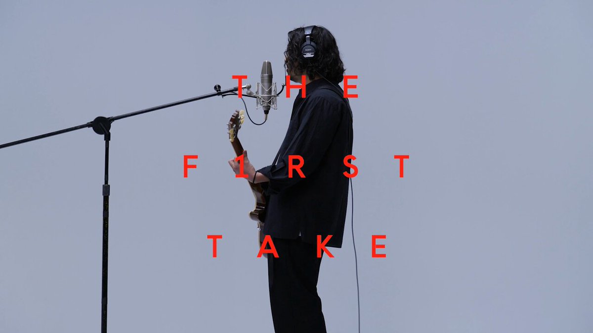 【#THEFIRSTTAKE】 ー No.682 SIX LOUNGE / 君が眩しいから僕は星が見えない ー 白いスタジオに置かれた、一本のマイク。 ここでのルールは、ただ一つ。 一発撮りのパフォーマンスをすること。 ・ SIX LOUNGE ▼Full show on YouTube