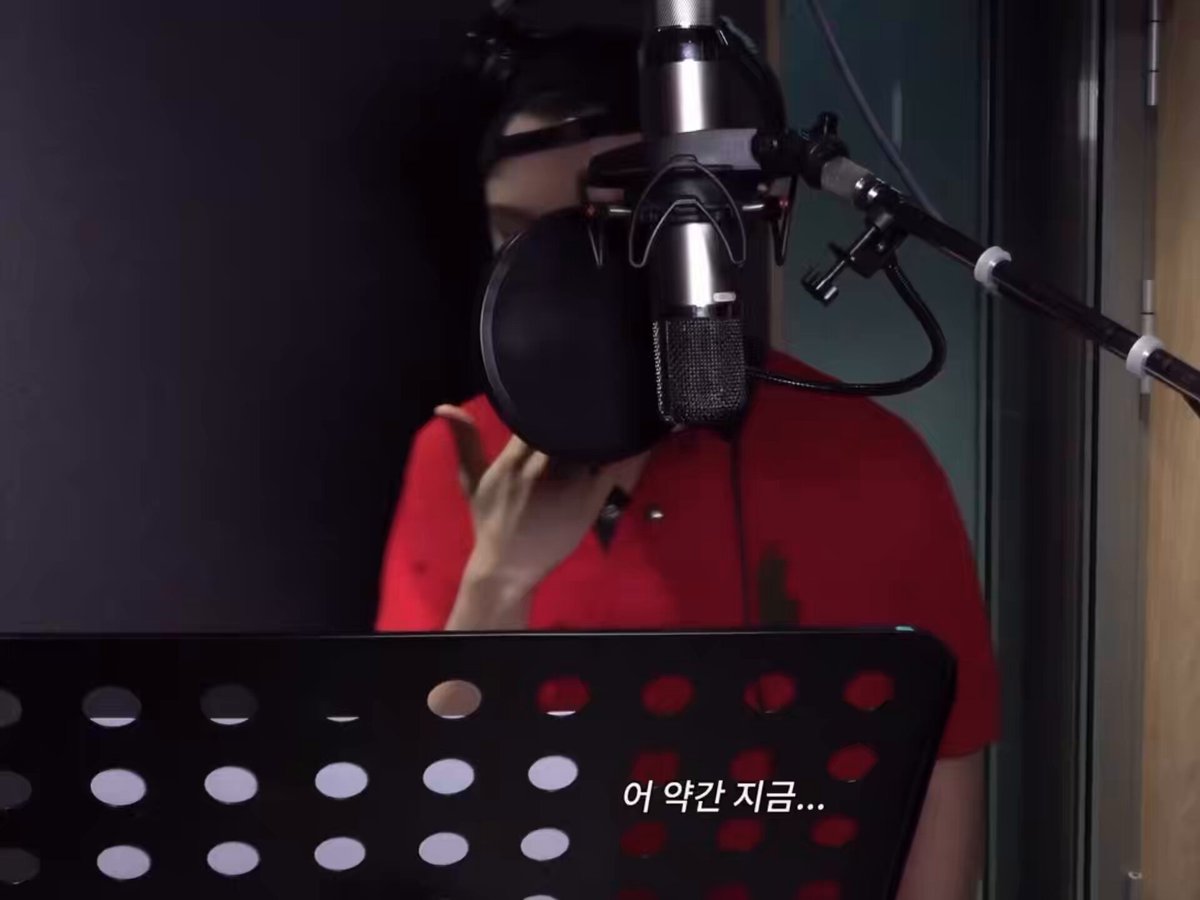 🐻‍❄️ 어 약간 지금 내가 잠을 잘 못잤는지 허리가 아프거든?? 그래서 힘을 잘 못주겠어 🎙️ 어떡해 프로잖아 해야지 🐻‍❄️ 긍까 안한다고 안했잖아,,, 하자 ㅎ 어떡해,,,, 칭얼버논 서운버논 이다,,,,,,,,,,,, 안한다고 안했자나요!!!! ㅋㅋㅋㅋㅋ