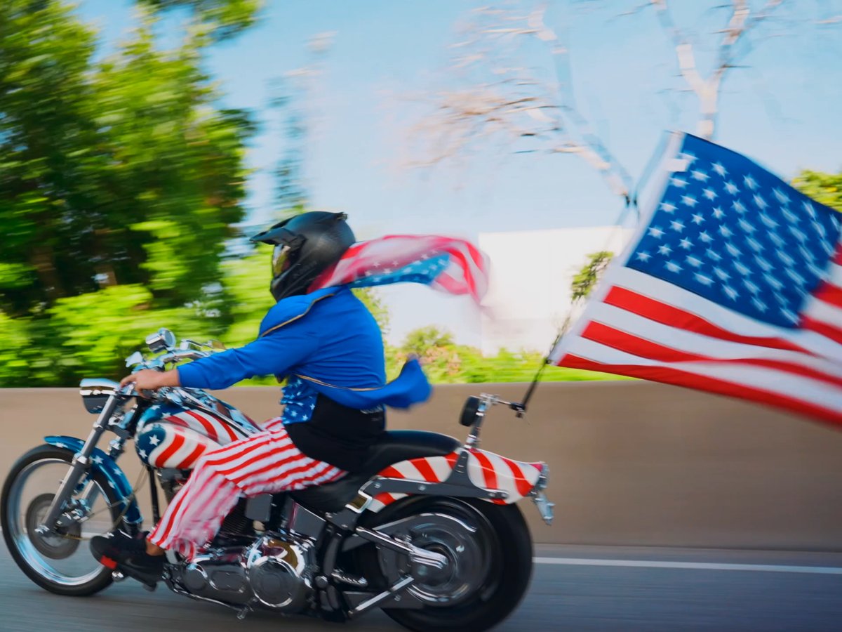Happy 250th Birthday America!!! From yours truly, the Gas Monkeys. 😎 #gasmonkeygarage #richardrawlings #america #usa #july4th