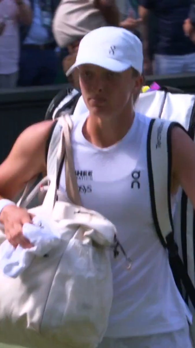 Centre Court rises for Iga Swiatek. Our defending champion departs, but not without a fight. #Wimbledon