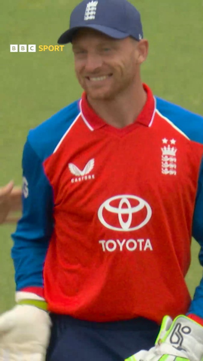 It's brilliant from Buttler 👏 But did Jos mean to hit the stumps at the non-striker's end? 😅