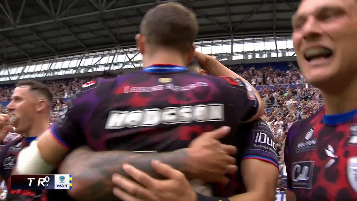 "He celebrates before he scores!" David Armstrong breaks free and scores a huge try for Leigh Leopards against Warrington Wolves ⚡️