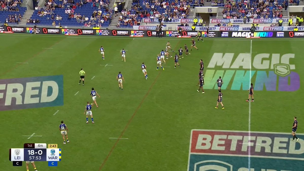 "Hanley with a swan dive!" Umyla Hanley scores a cracker to extend Leigh Leopard's lead against Warrington Wolves🔥