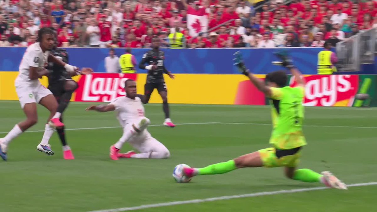 🧤 ¡SIEMPRE HAY UN ATAJADÓN DE BOUNOU! ⚽ #ESPNMundial 📺 Mirá los mejores partidos de la #FIFAWorldCup por ESPN, en el Plan Premium de #DisneyPlus