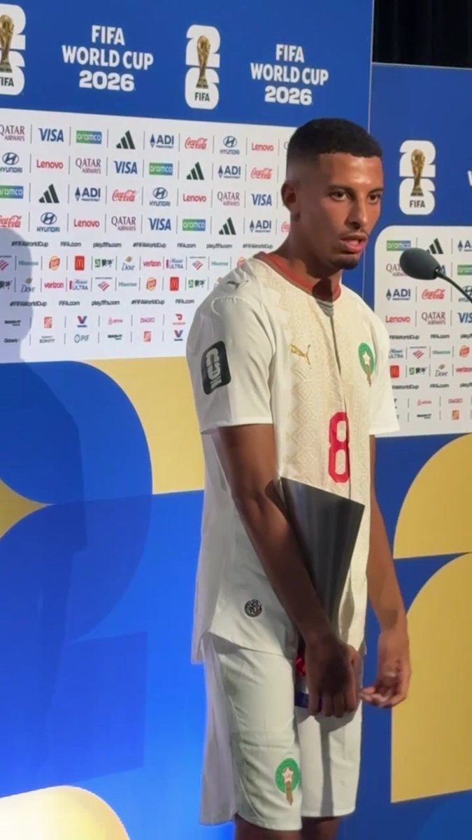🇲🇦🎙️ Azzedine Ounahi : « Nous remercions Sa Majesté le 𝗥𝗢𝗜 pour son 𝗦𝗢𝗨𝗧𝗜𝗘𝗡 et ses 𝗠𝗘𝗦𝗦𝗔𝗚𝗘𝗦. Sans sa vision du football, nous ne serions pas là aujourd'hui.»