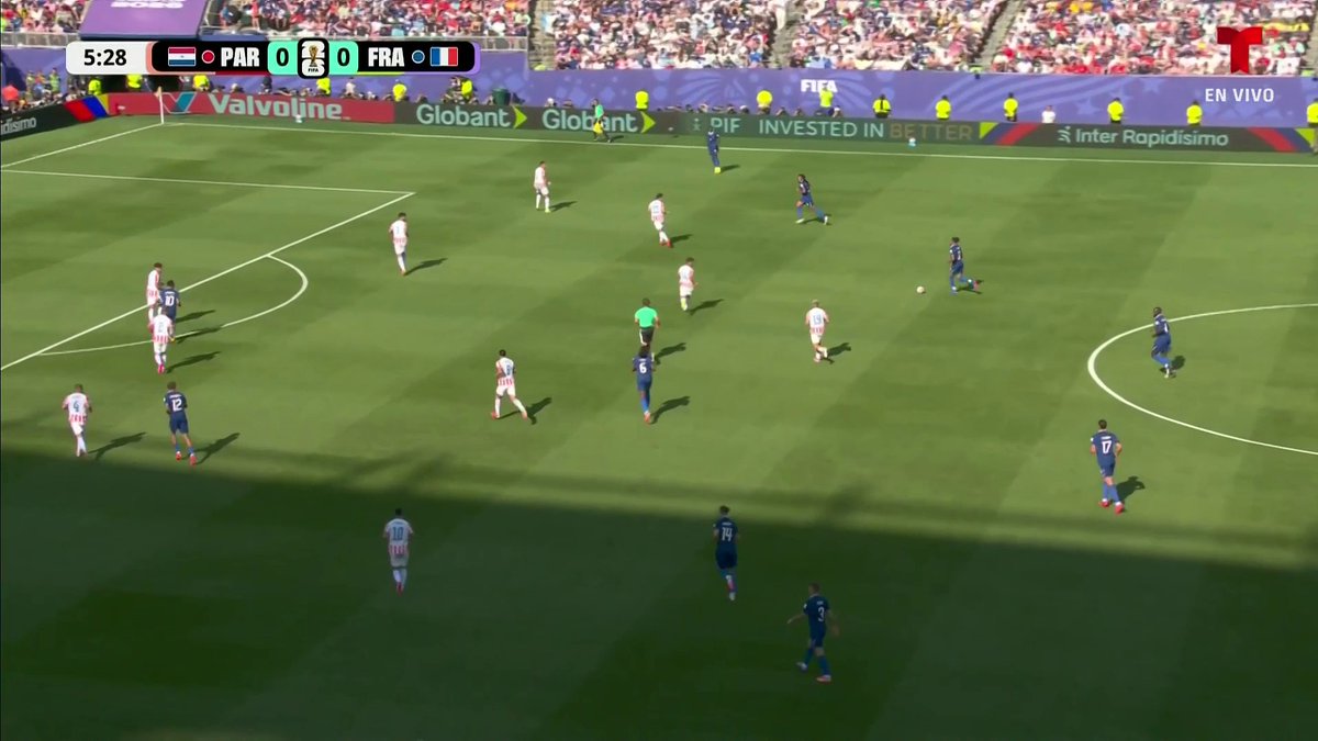 That Mbappé nutmeg ✨ (via Telemundo Deportes)
