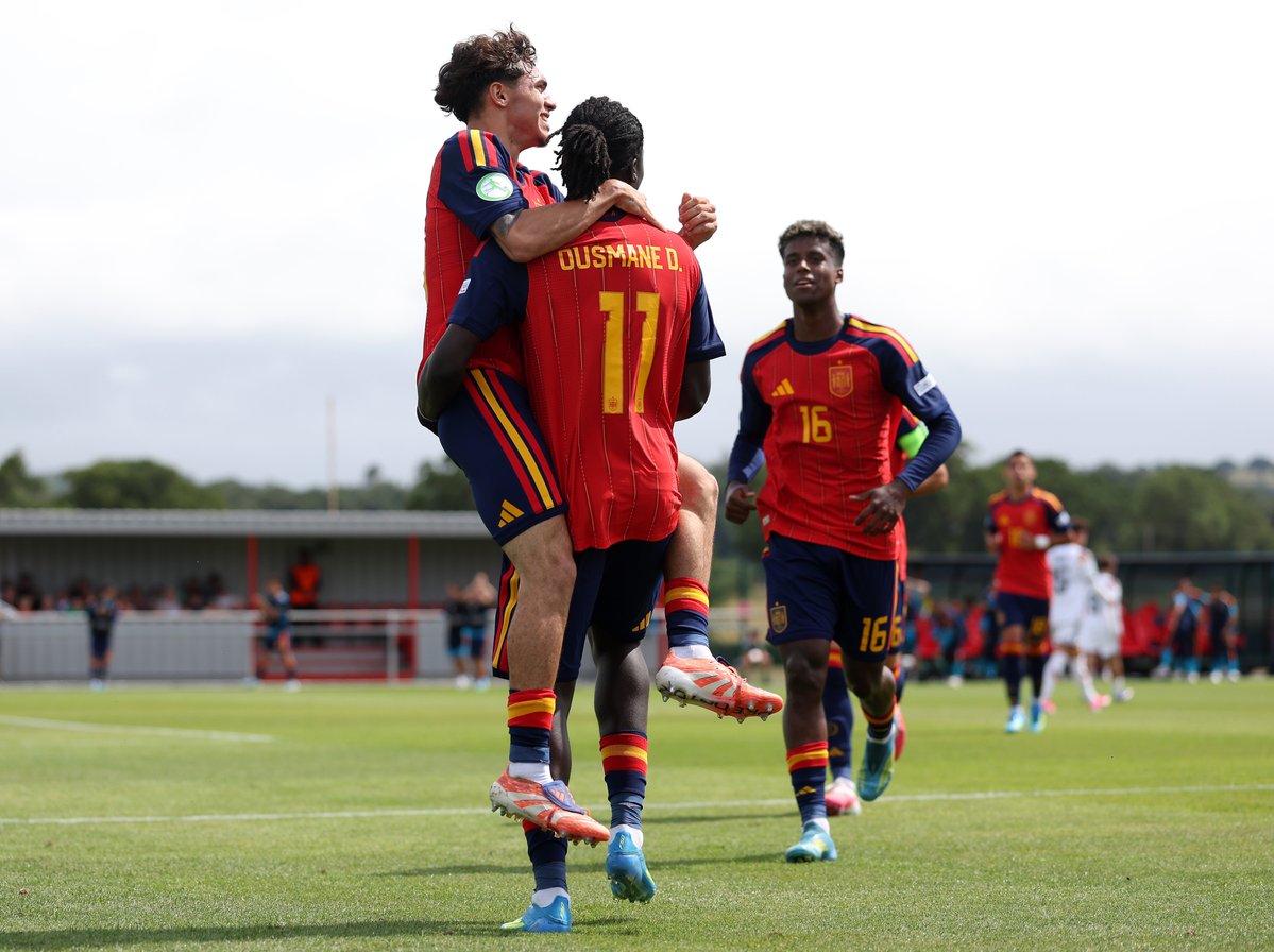 📹 𝗥𝗘𝗦𝗨𝗠𝗘𝗡 | #U19EURO 🇪🇸 4-0 🇩🇪 ⚽️ Sergio Esteban (20') ⚽️ Sergio Esteban (31') ⚽️ Ousmane D. (54') ⚽️ Morante (75') 🔗 #NuestraBase