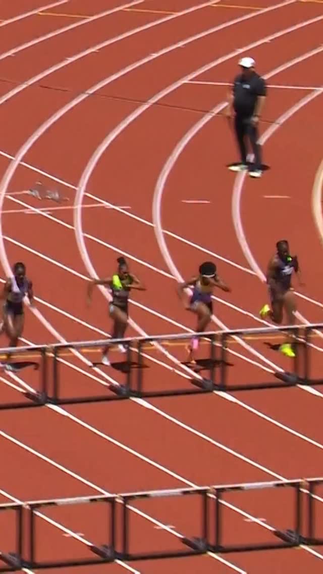 Meeting record equalled 🔥 Olympic champion Masai Russell held off world record holder Tobi Amusan, clocking 12.24 ⏱️ That ties the Prefontaine Classic meeting record! #EugeneDL 🇺🇸 #DiamondLeague 💎