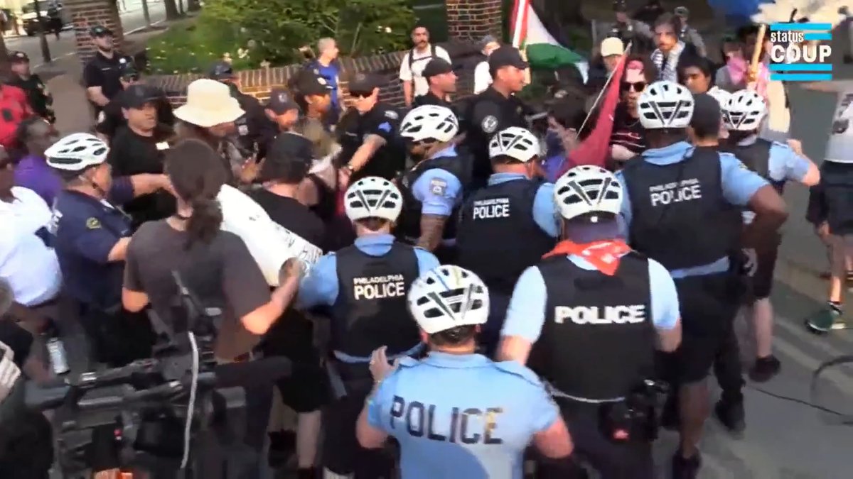 🚨Philadelphia Police ATTACK peaceful protesters for putting a flag on the ground with lighter fluid via Jon Farina LIVE NOW ⬇️