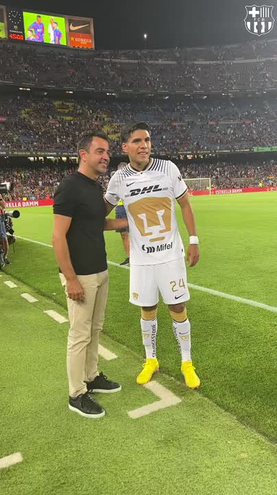 Los jugadores de Inglaterra con el Chicote Calderón en Cantera