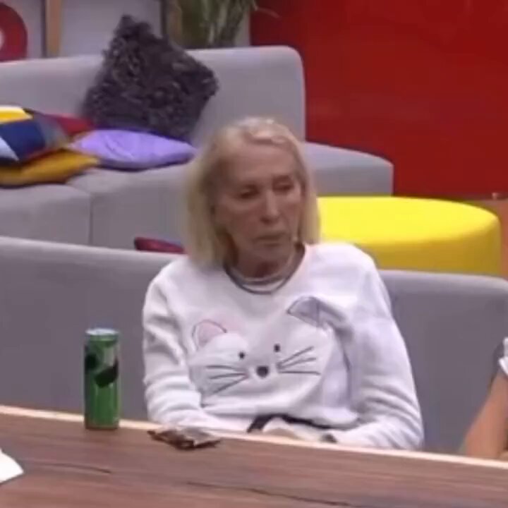 lo del trend de las empresas y marcas cambiando su nombre de ingles a español qué es?? nos la estamos pasando a toda madre este mundial jajajjkksk