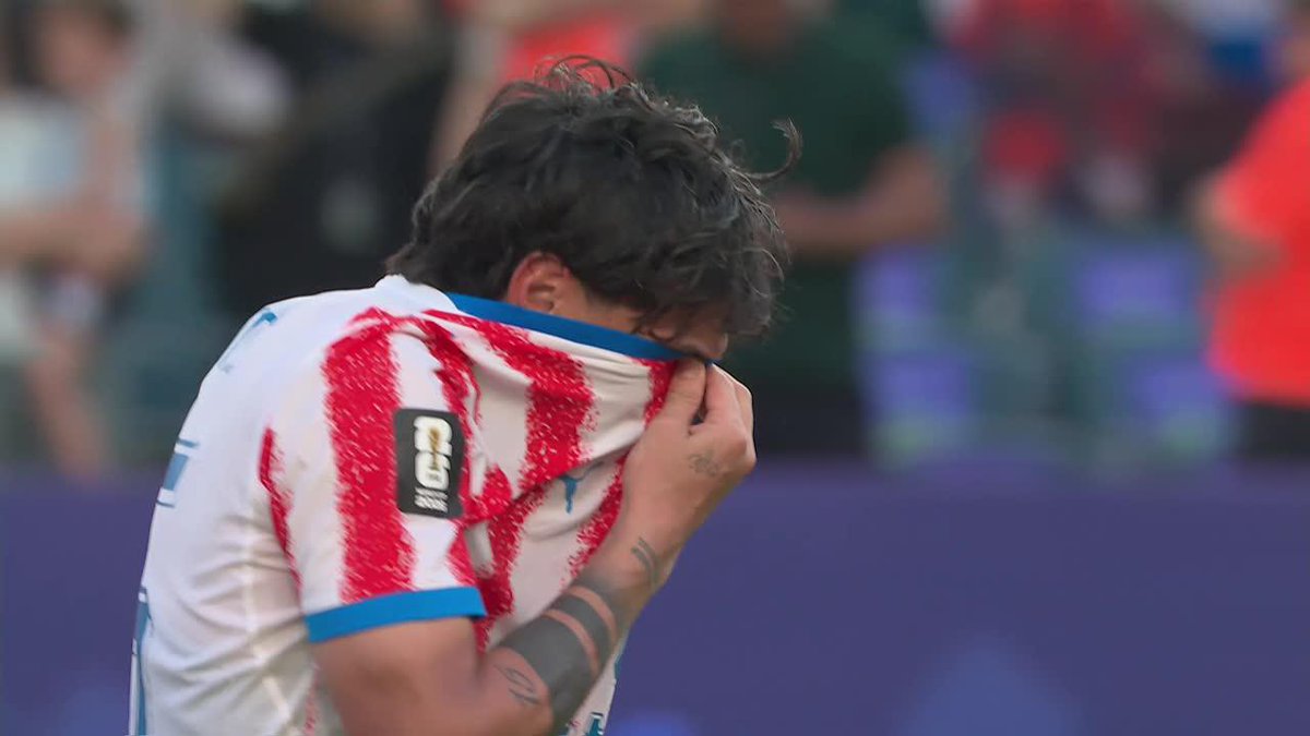 CABEZA ARRIBA PARAGUAY, DEJARON TODO. Las LÁGRIMAS y el desconsuelo de los jugadores de la Albirroja, luego de ser eliminados en octavos de final de la Copa del Mundo. ⚽ #ESPNMundial 📺 Mirá los mejores partidos de la #FIFAWorldCup por ESPN, en el Plan Premium de #DisneyPlus