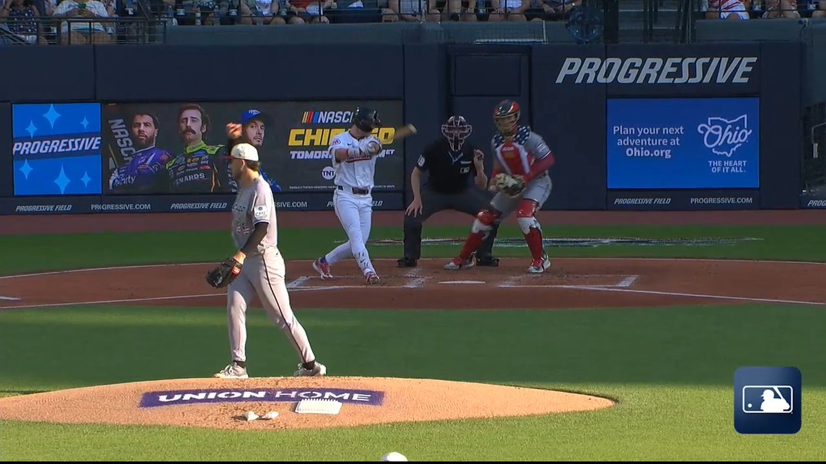 Sean shoved 😮💨 White Sox x MLB PRO SPIRIT