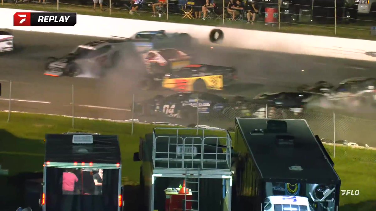 💥 BIG problems at Caraway Speedway in the @SMARTMods_ Revolutionary 99! #SMARTMods