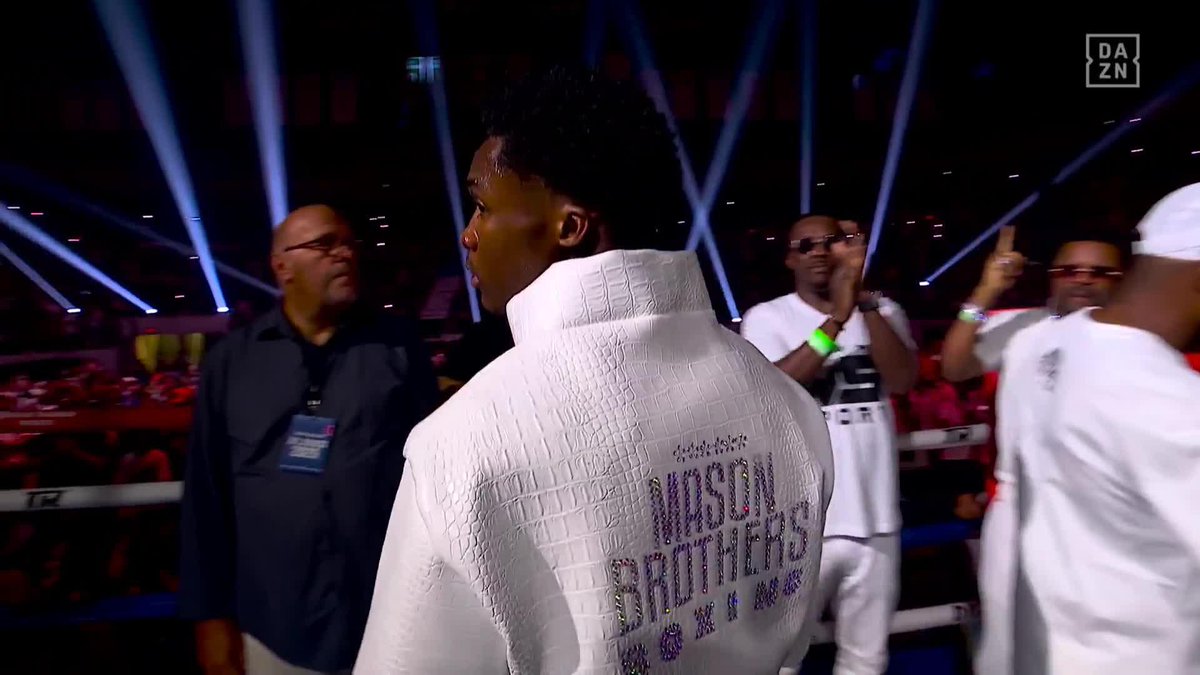 FROM CLEVELAND, OHIOOOOOOOOO... THE REIGNING, DEFENDING... 🏆 ABDULLAH MASON 🏆 #MasonBell | LIVE on DAZN Boxing &amp; TNT Sports U.S.