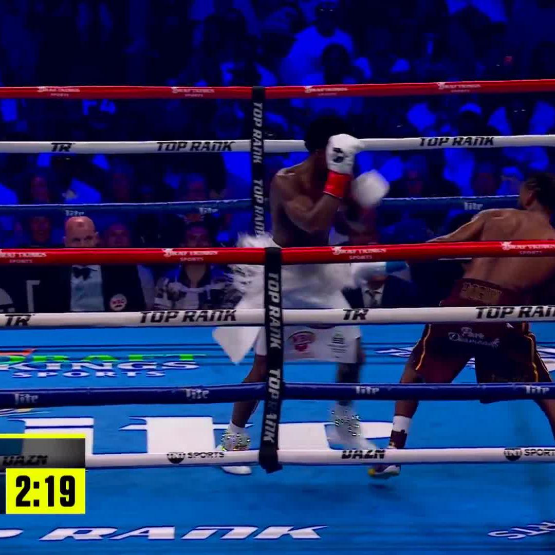 BELL IS JUST HOLDING ON 👀 #MasonBell | LIVE on DAZN Boxing & TNT Sports U.S.