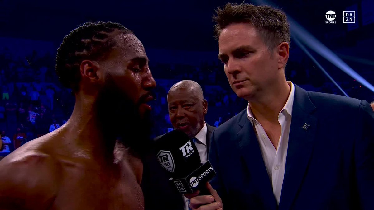 Bell on the stoppage in Rd 12 👀 #TheFight ▪️