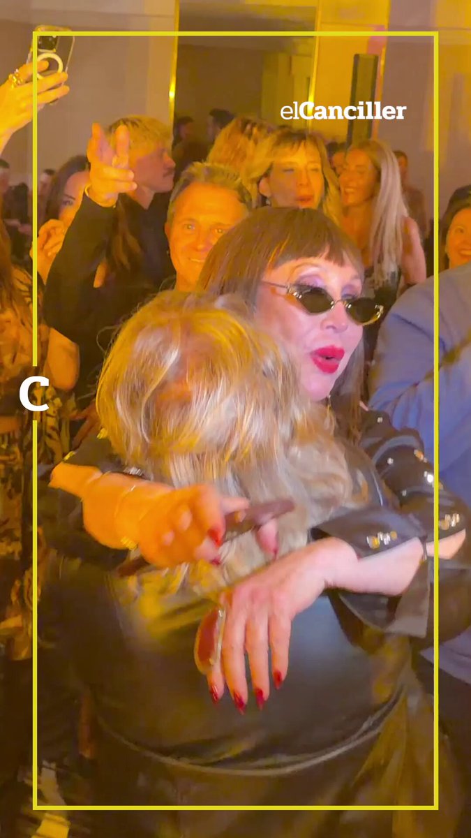 [ESPECTÁCULOS] En el cumpleaños 50 de Ángel de Brito, Moria Casán y Georgina Barbarossa bailaron música electrónica. 💃 📹 FEDE FLOWERS