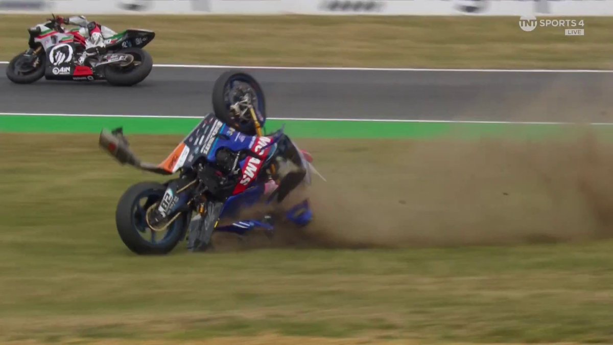 RAY IS DOWN!! 😮 Brad Ray is NOT happy after contact with Kyle Ryde 💥 #BSB | #SnettertonBSB | Live on TNT Sports and HBO Max