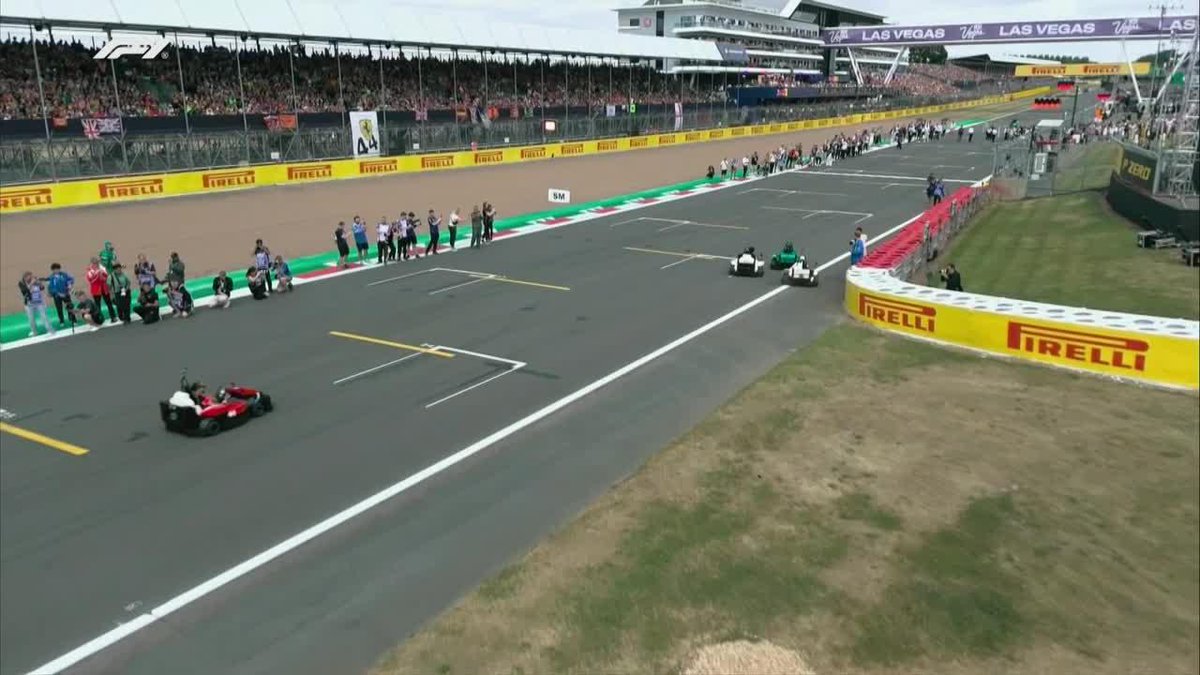 🏎️ ¡A PISTA LOS AUTOS DE LEGO! 🇦🇷 Franco Colapinto y los pilotos de la #F1 probaron la pista del #BritishGP de una manera muy original. ▶️ Mirá la 🏁 #Formula1 en el Plan Premium de #DisneyPlus